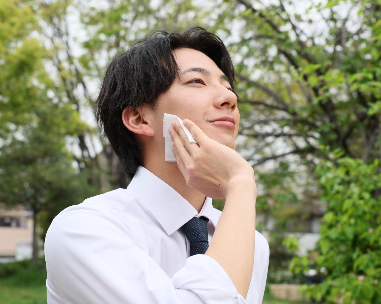 ひんやりフェイシャルシート使用イメージ